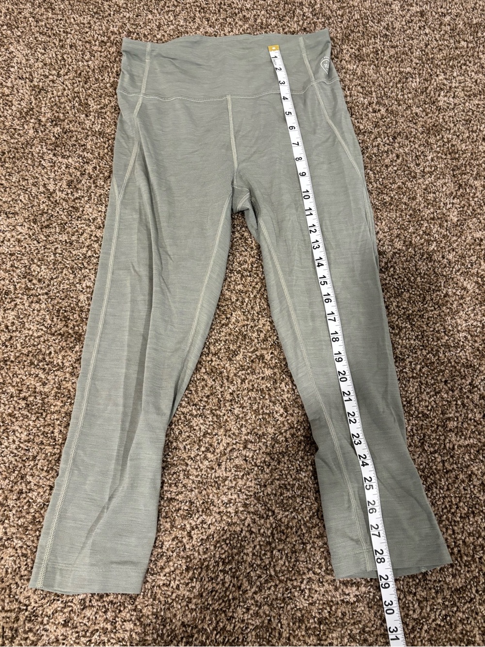 Allbirds 3/4 Length Sage Green Leggings - Picture 4 of 8